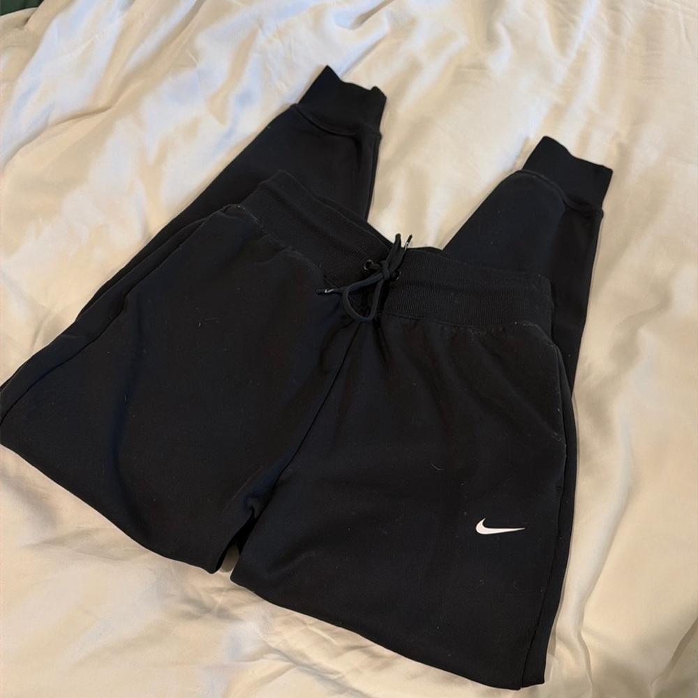 Women’s Nike Therma-Fit Joggers
